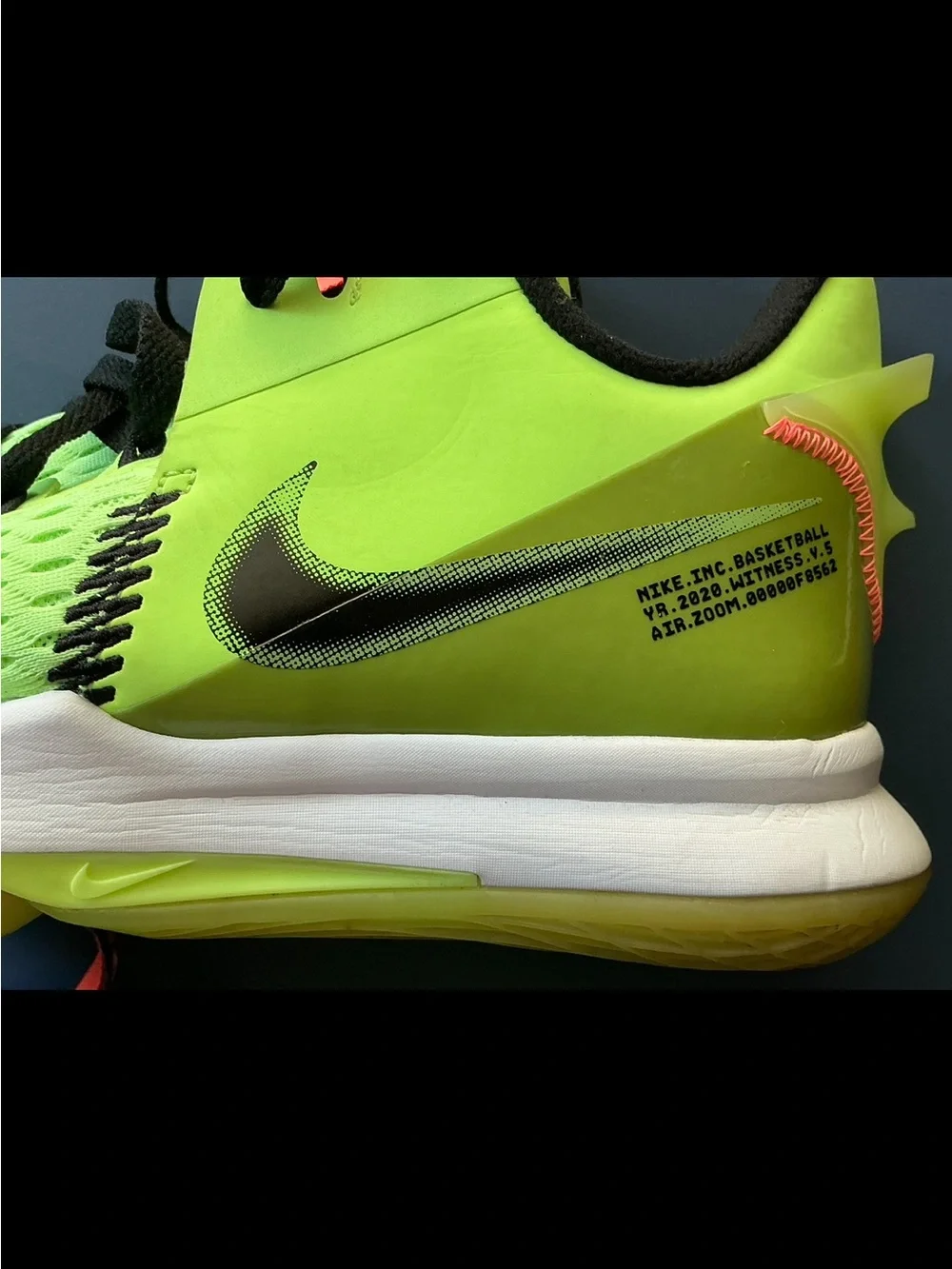 Nike LeBron Witness 5 Neon Volt Basketball Shoes Men’s Size 11.5